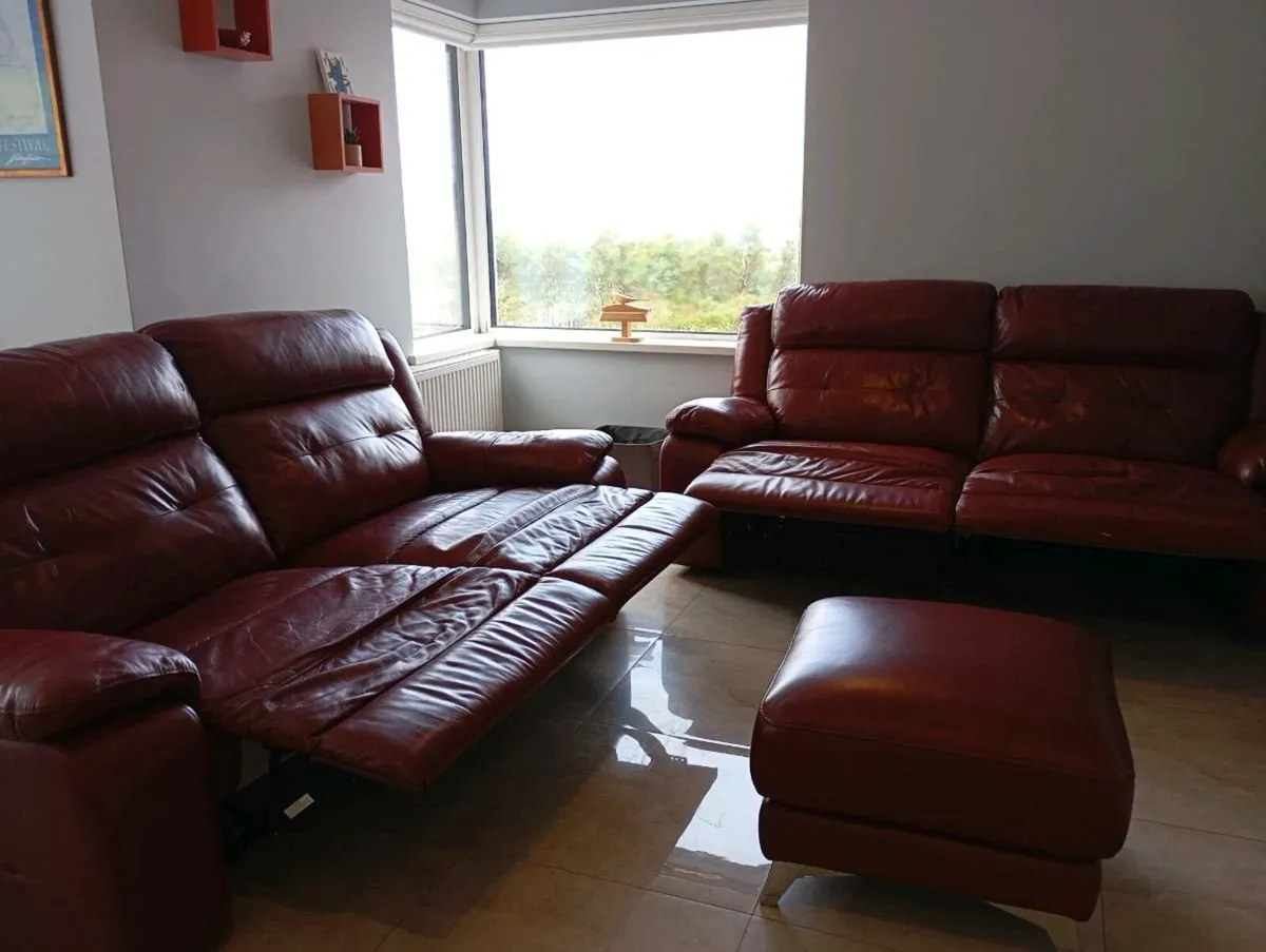 Two two seater leather suite - Image 4