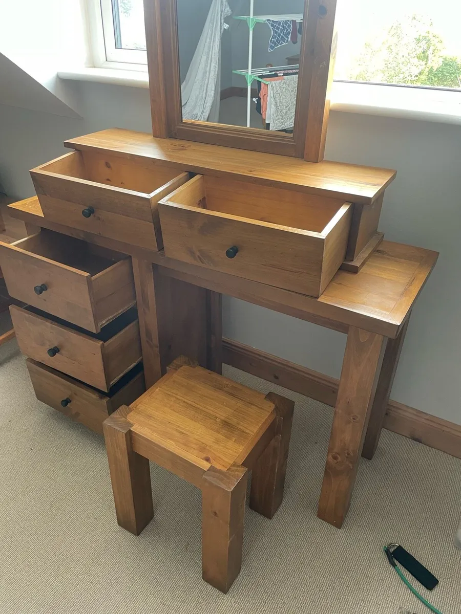 Make up table/deck - Image 2