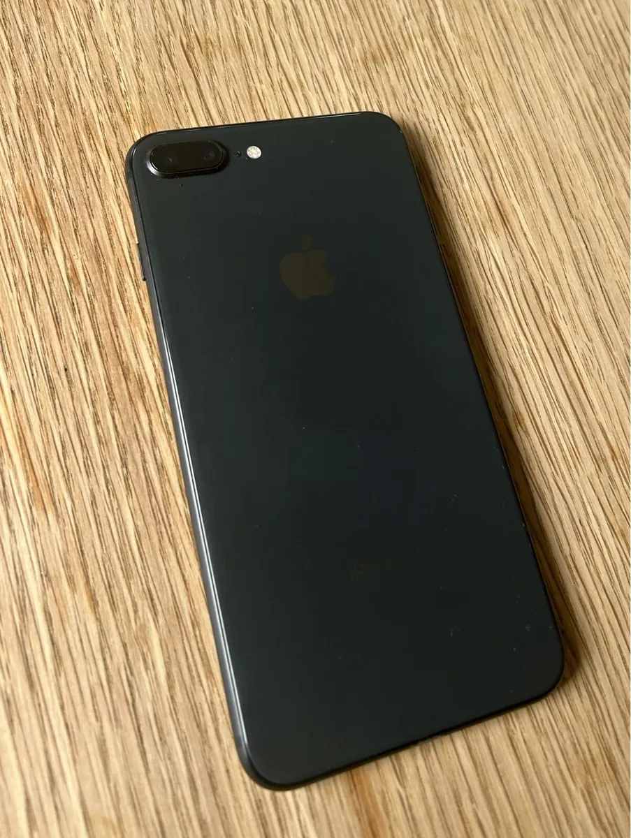 iPhone 8 Plus - Image 1