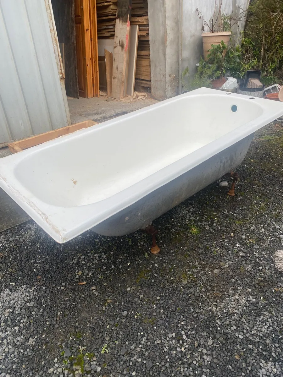 Cast iron bath