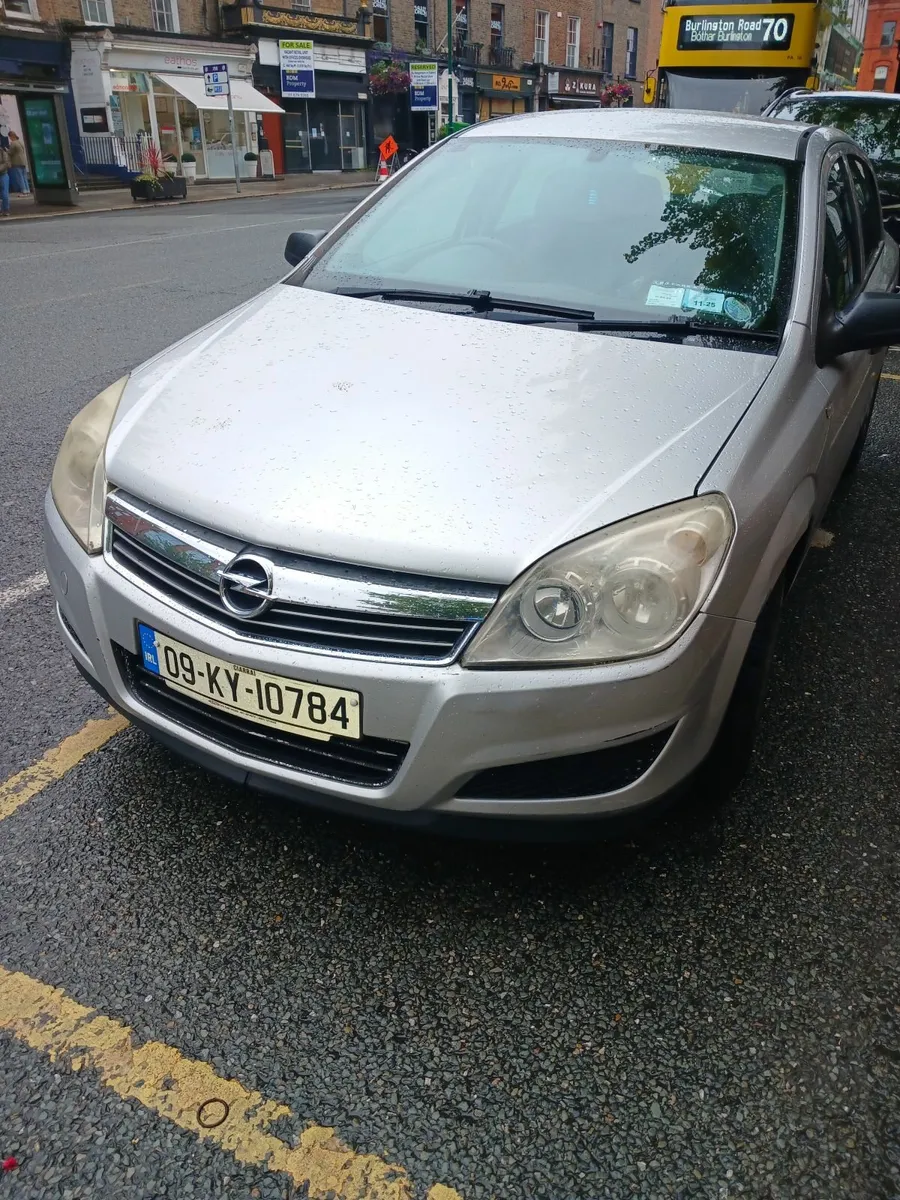 Vauxhall Astra 2009 - Image 1