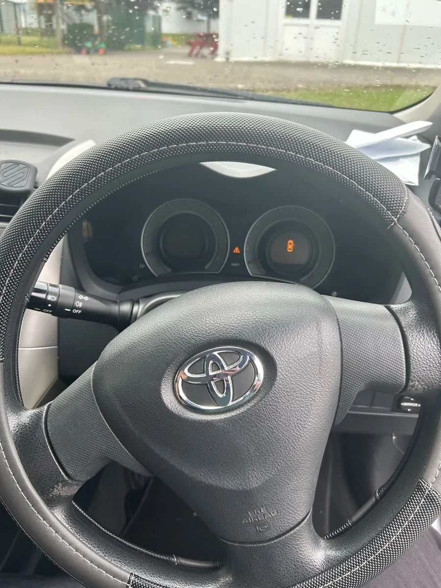 Toyota Auris 1.4 petrol - Image 1
