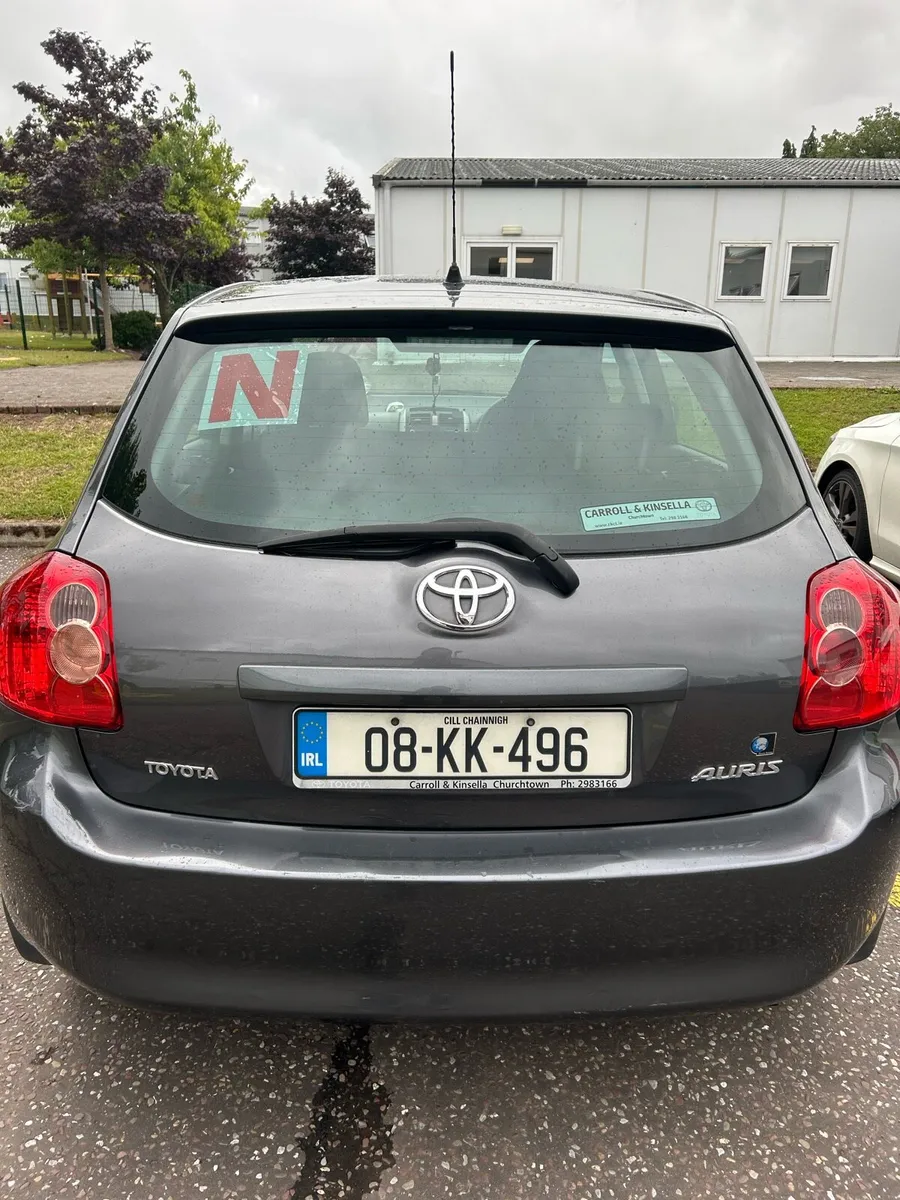 Toyota Auris 1.4 petrol - Image 4