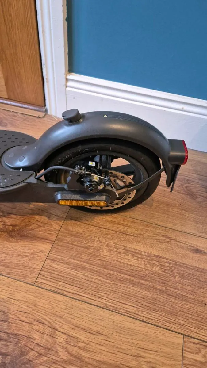 Xiaomi Mi Electric Scooter Pro 2 - Image 3
