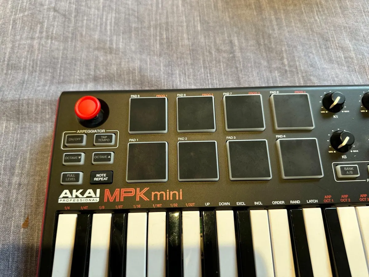 Akai MPK mini (Mint Condition With Box) - Image 2