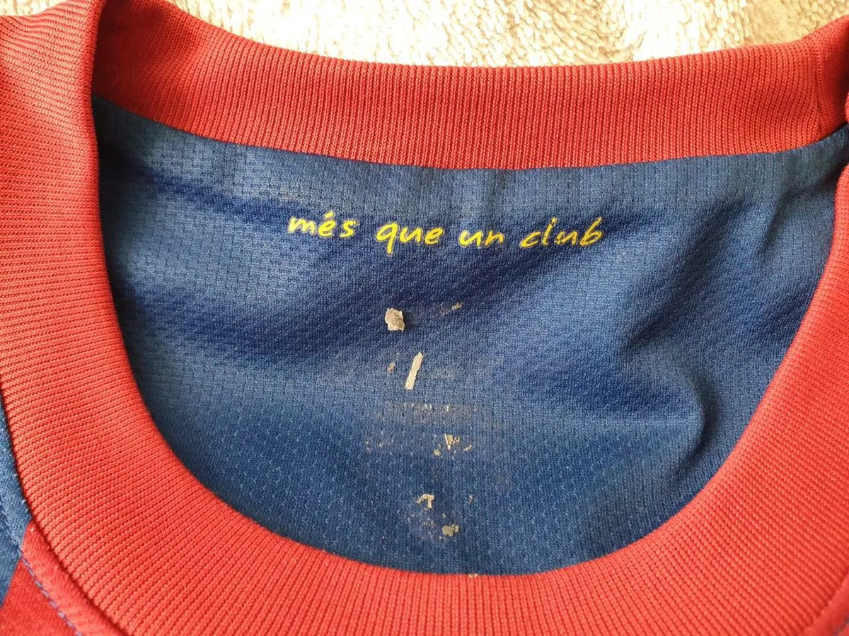 Barcelona Football Club Home Jersey 2011 to 2012 L - Image 2