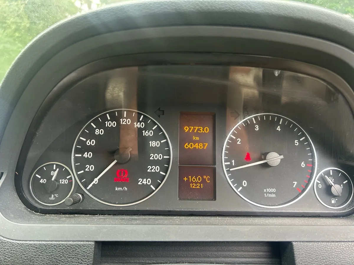 Car - Image 4