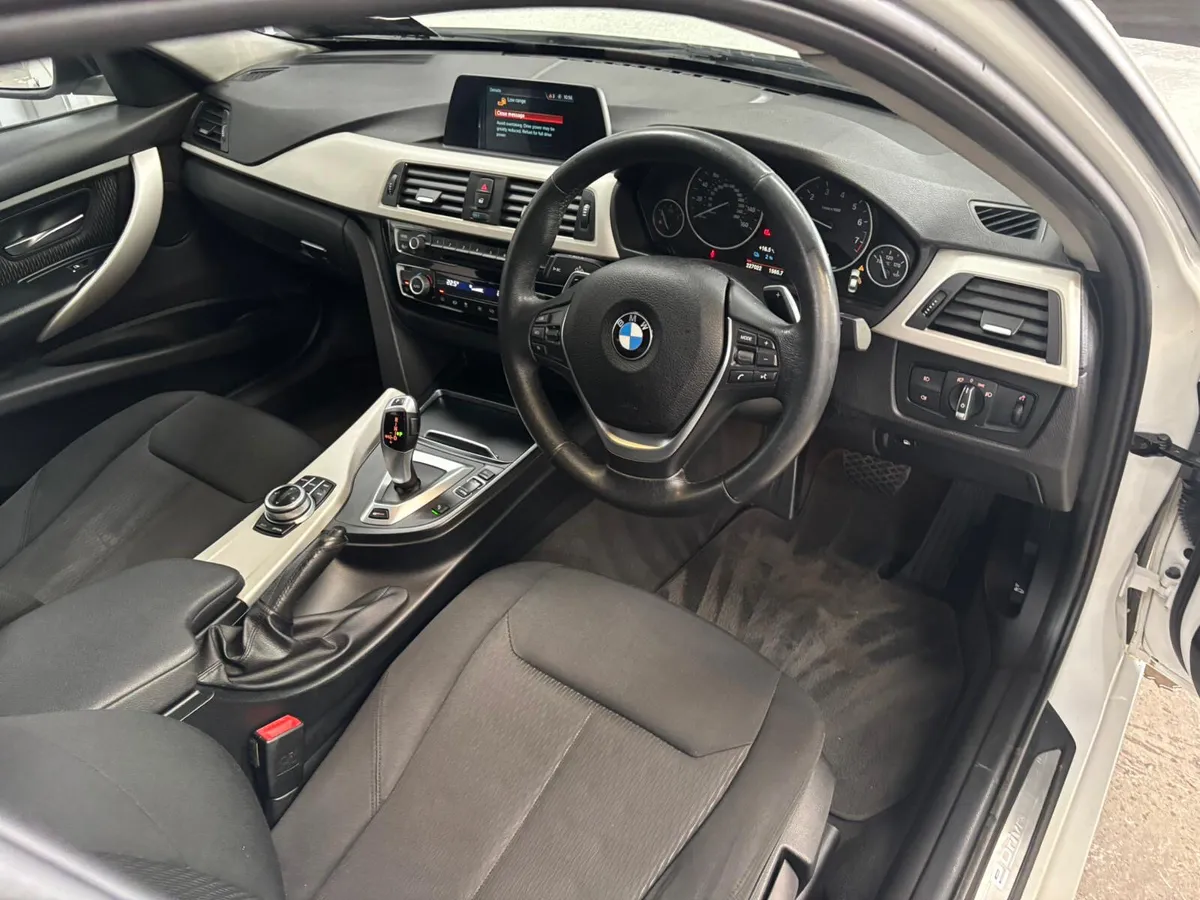 BMW 3-Series 2017. 330e  SE. AUTOMATIC - Image 4