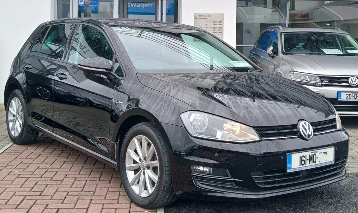 Volkswagen Golf Lounge 1.6 Tdi110 BHP  rear View - Image 1