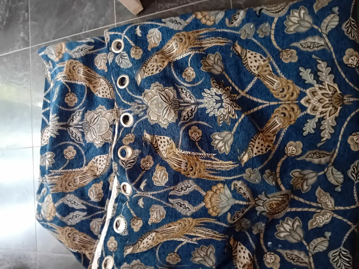 Curtains - Image 1