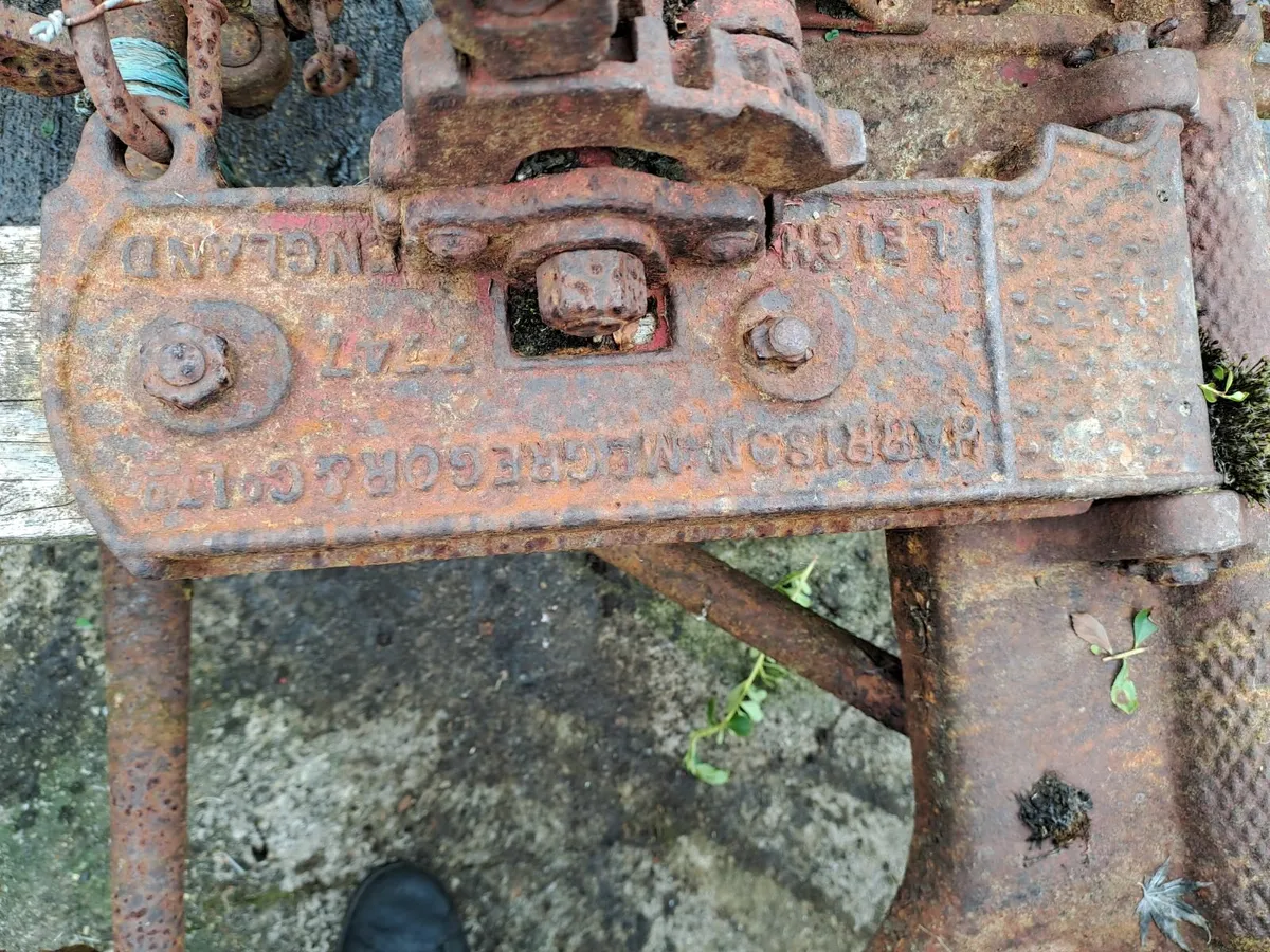 Vintage horse drawn mowing machine - Image 4