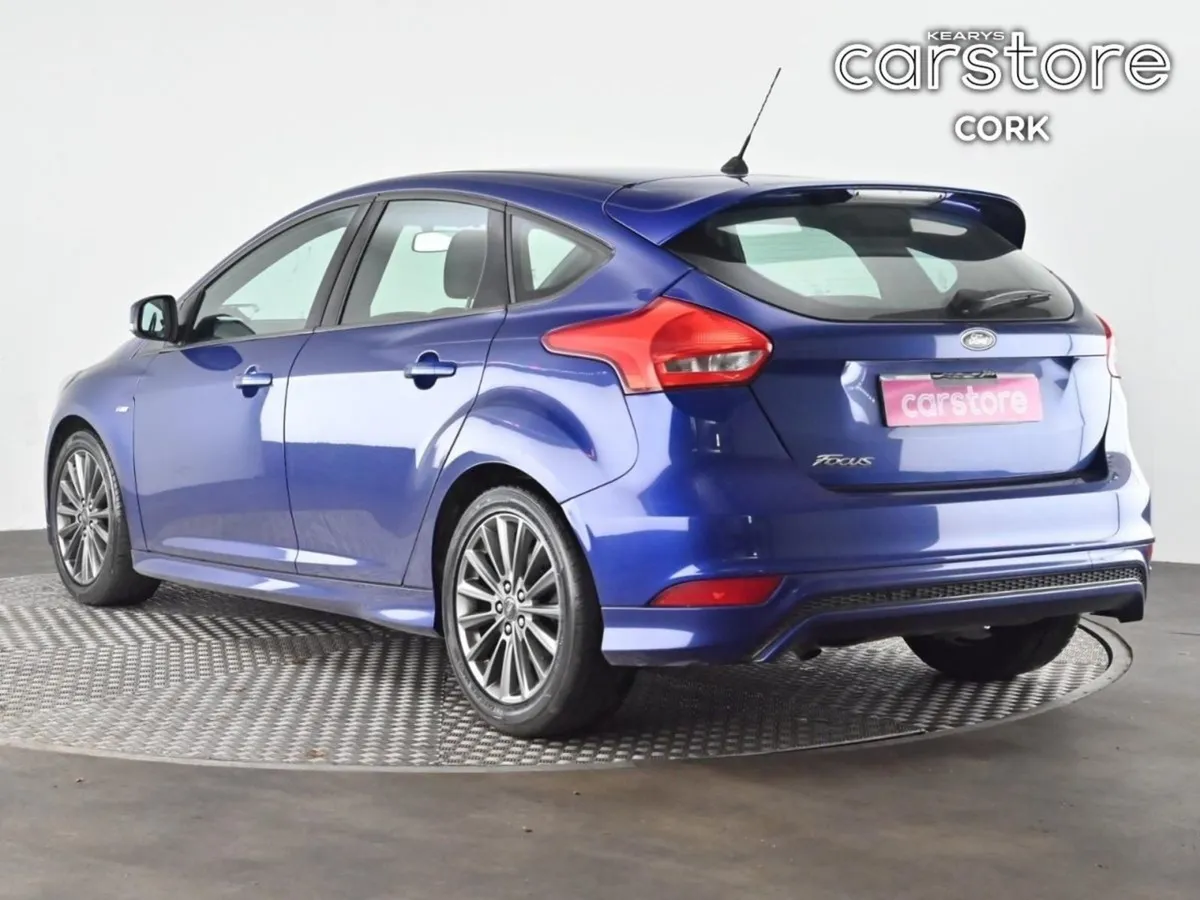 Ford Focus 1.5 Tdci 120PS St-line Powershift - Image 3