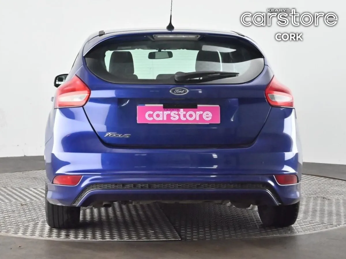 Ford Focus 1.5 Tdci 120PS St-line Powershift - Image 4