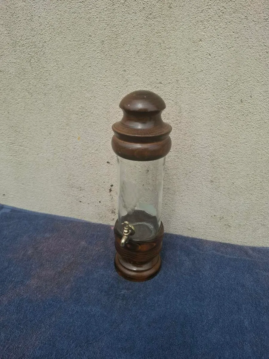 Glass fountain bottle postage possible