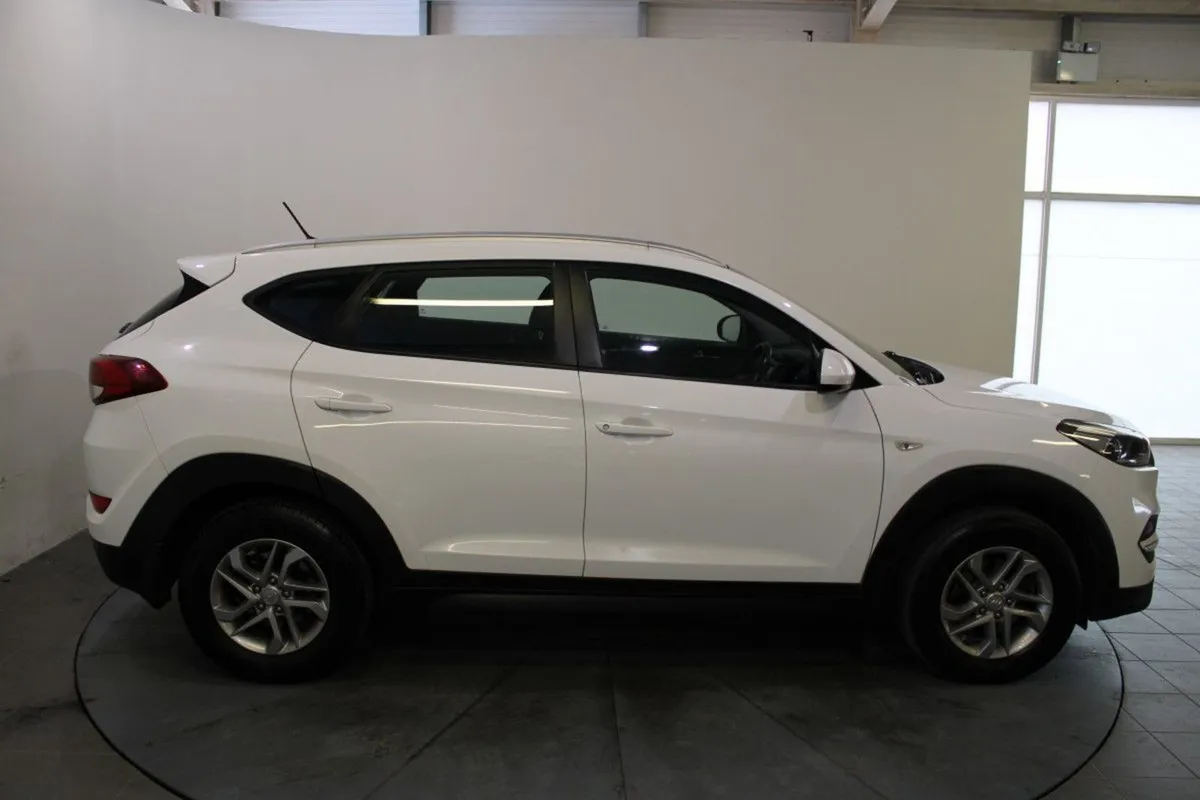 Hyundai Tucson 1.7 D Comfort - Image 3