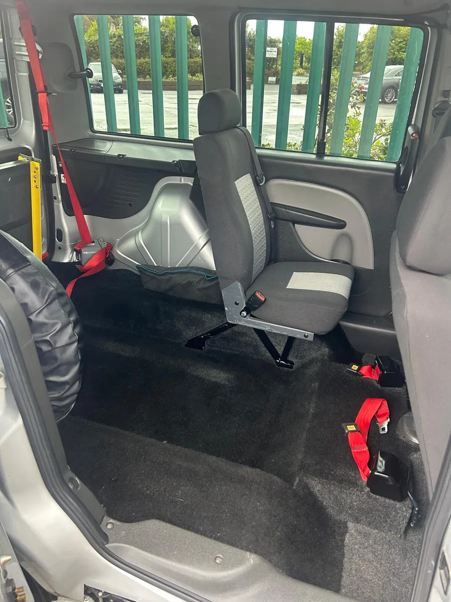 Fiat Doblo 2010 wheelchair - Image 4