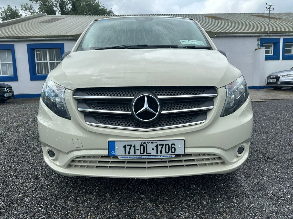 171 Mercedes Vito Tourer Select 8 Seater - Image 2