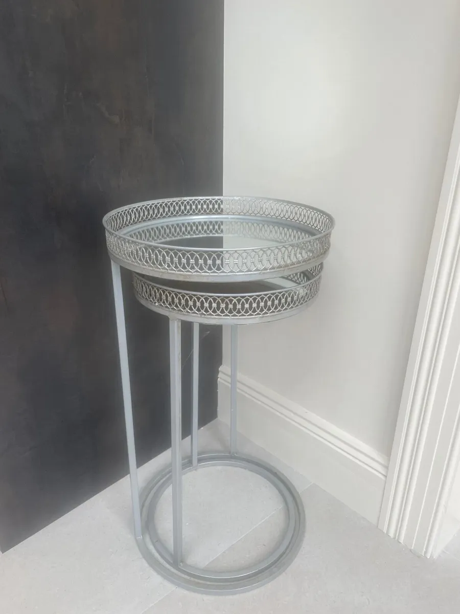 Nest of tables - Image 2