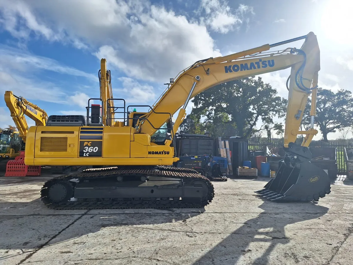 Komatsu PC360LC-10 - Image 2