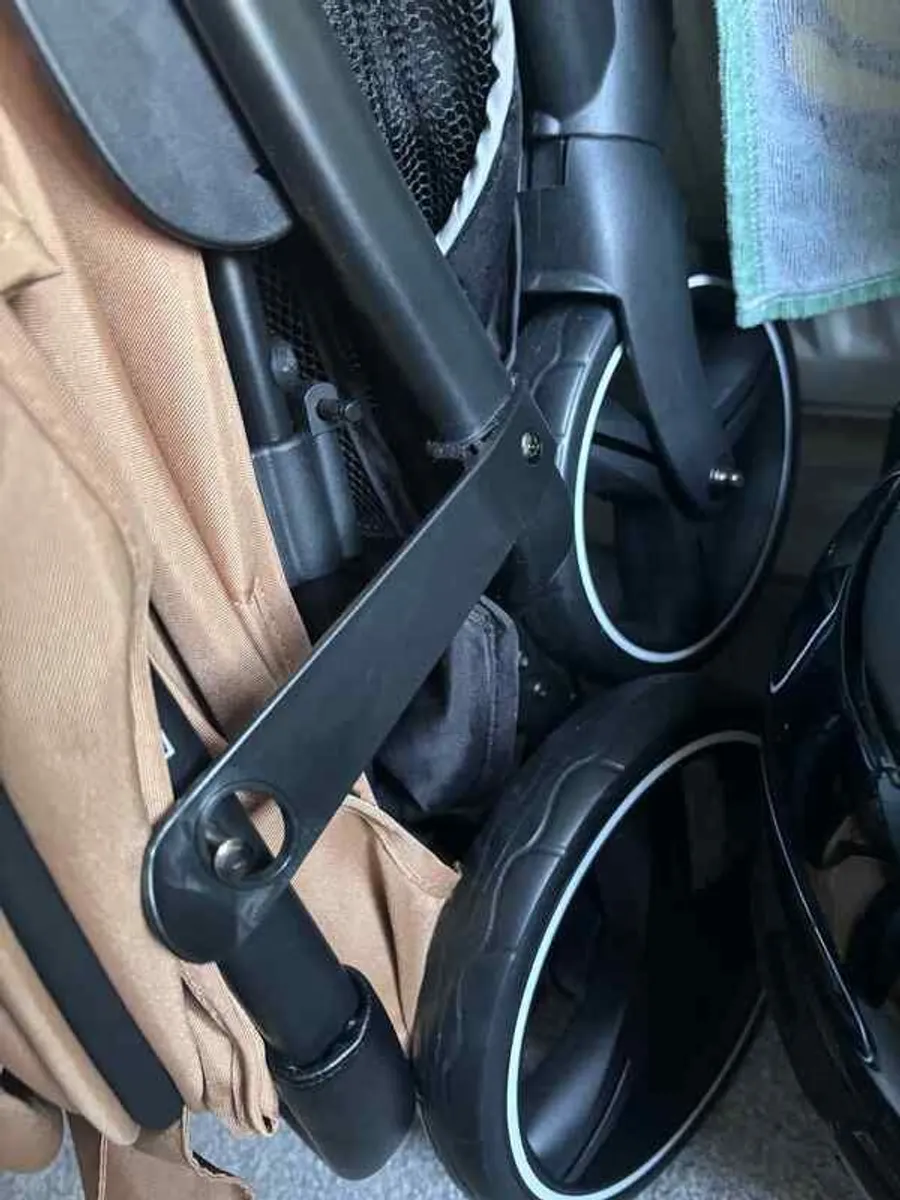 Stroller - Image 2
