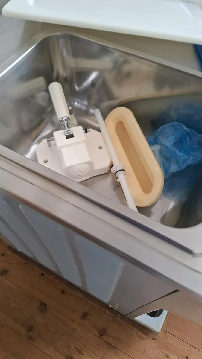 Professional Ice Cream Machine - Image 2