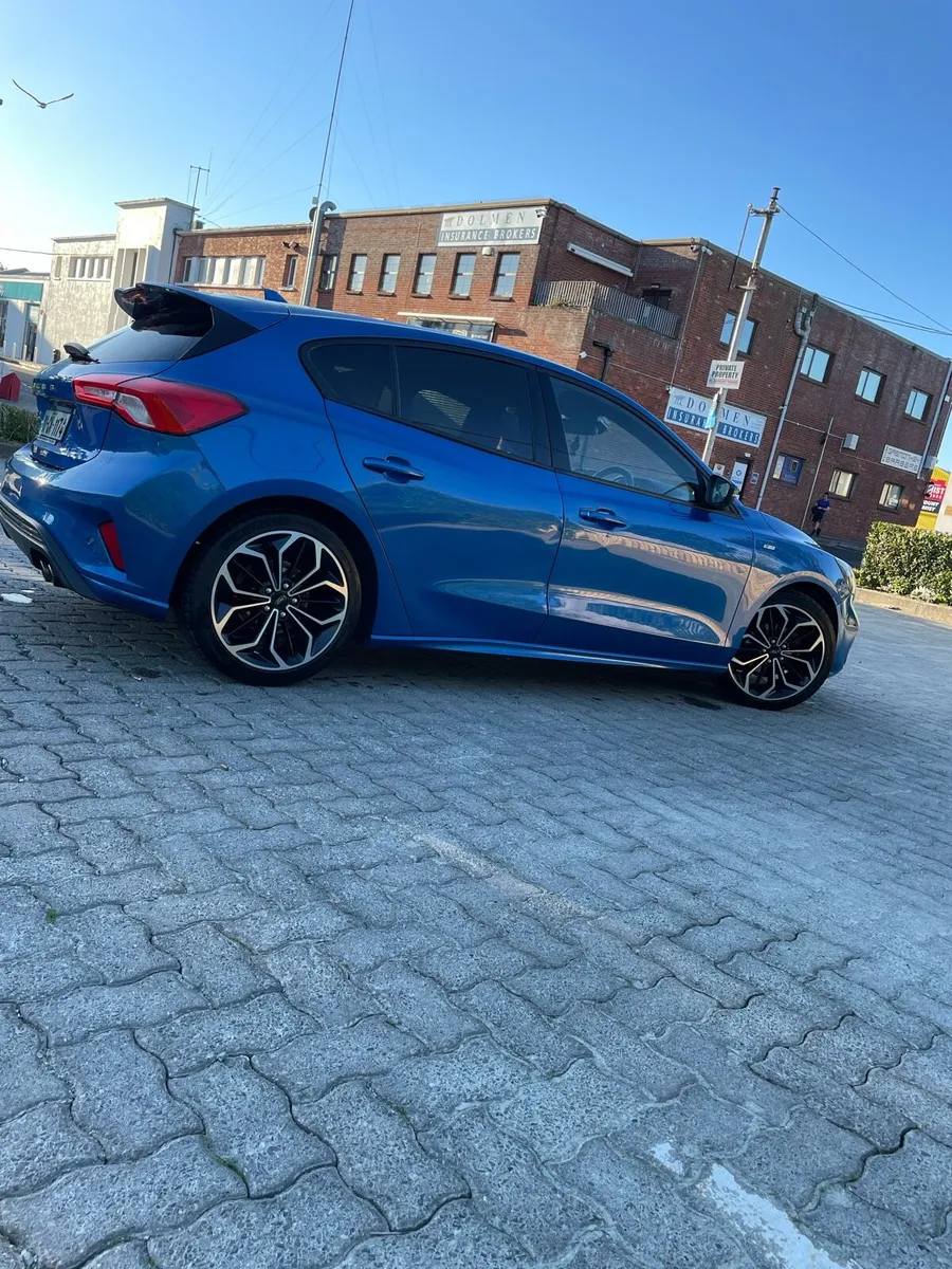 Ford Focus ST-Line 5DR - Image 4
