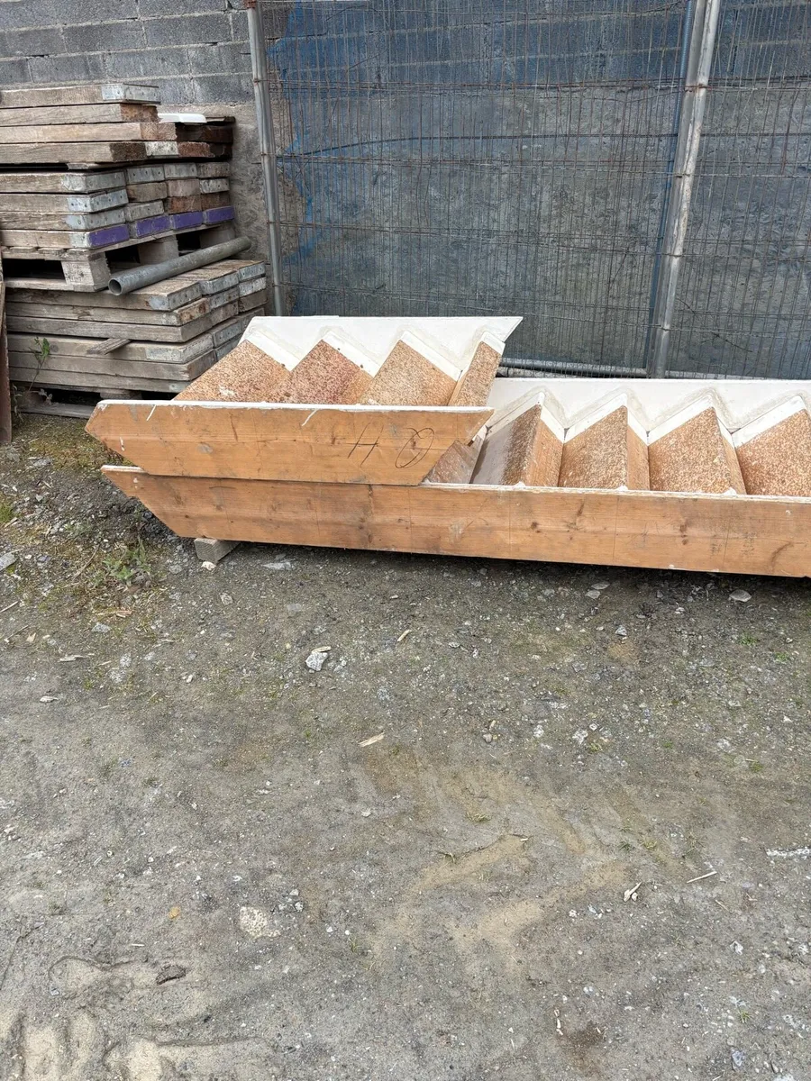 Set of stairs - Image 2
