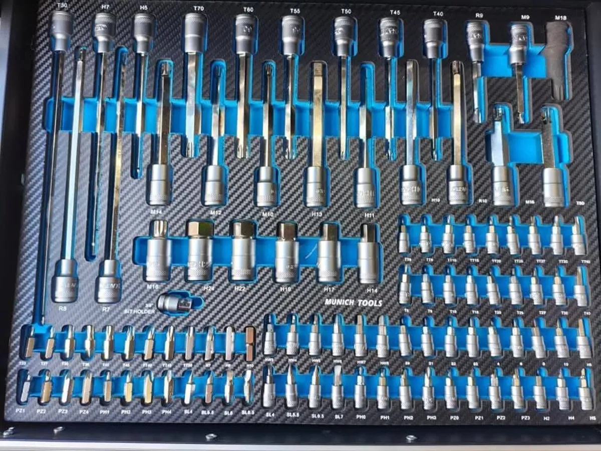 New German toolbox free delivery - Image 4