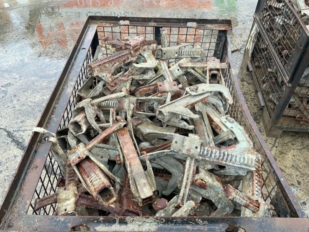 PERI SHUTTERING FORMWORK BFD CLAMPS.... - Image 2