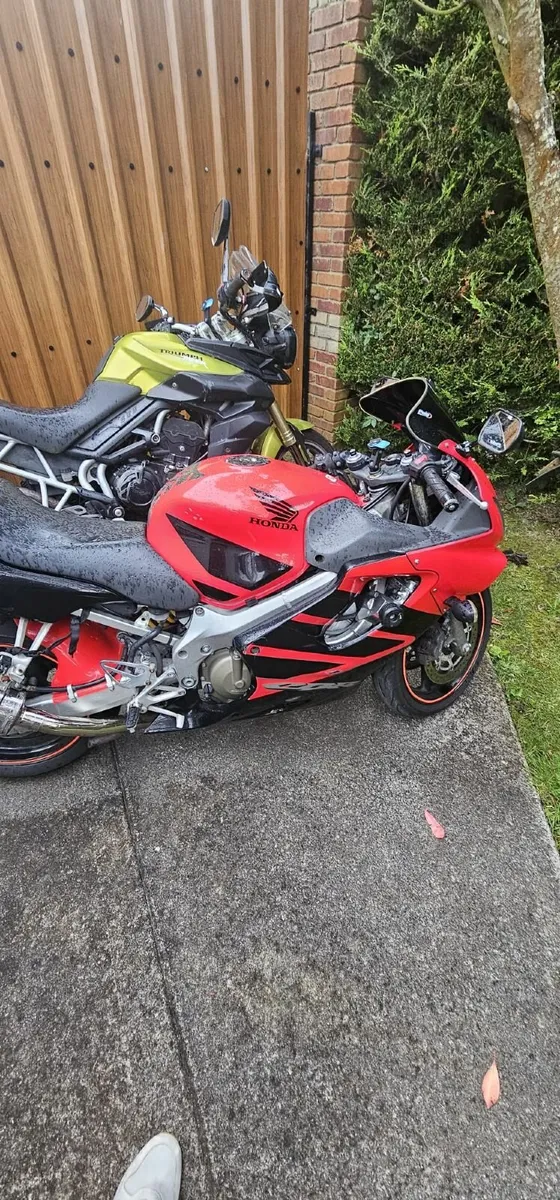 Honda CBR 600 F4I - Image 4
