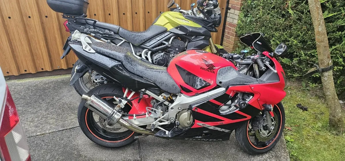 Honda CBR 600 F4I - Image 1