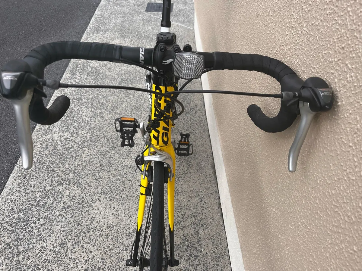 GIANT DEFY ladies road bike - Image 2