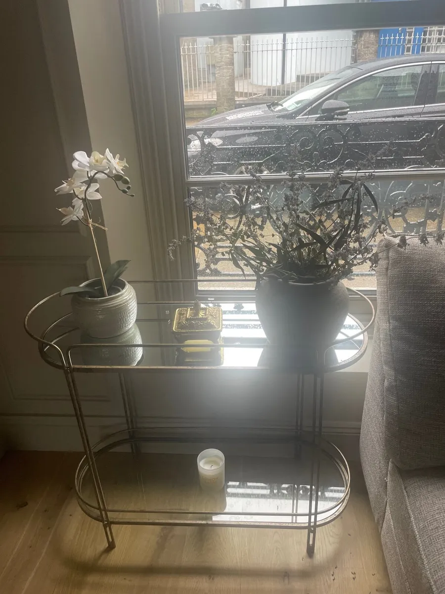 Console table - Image 1