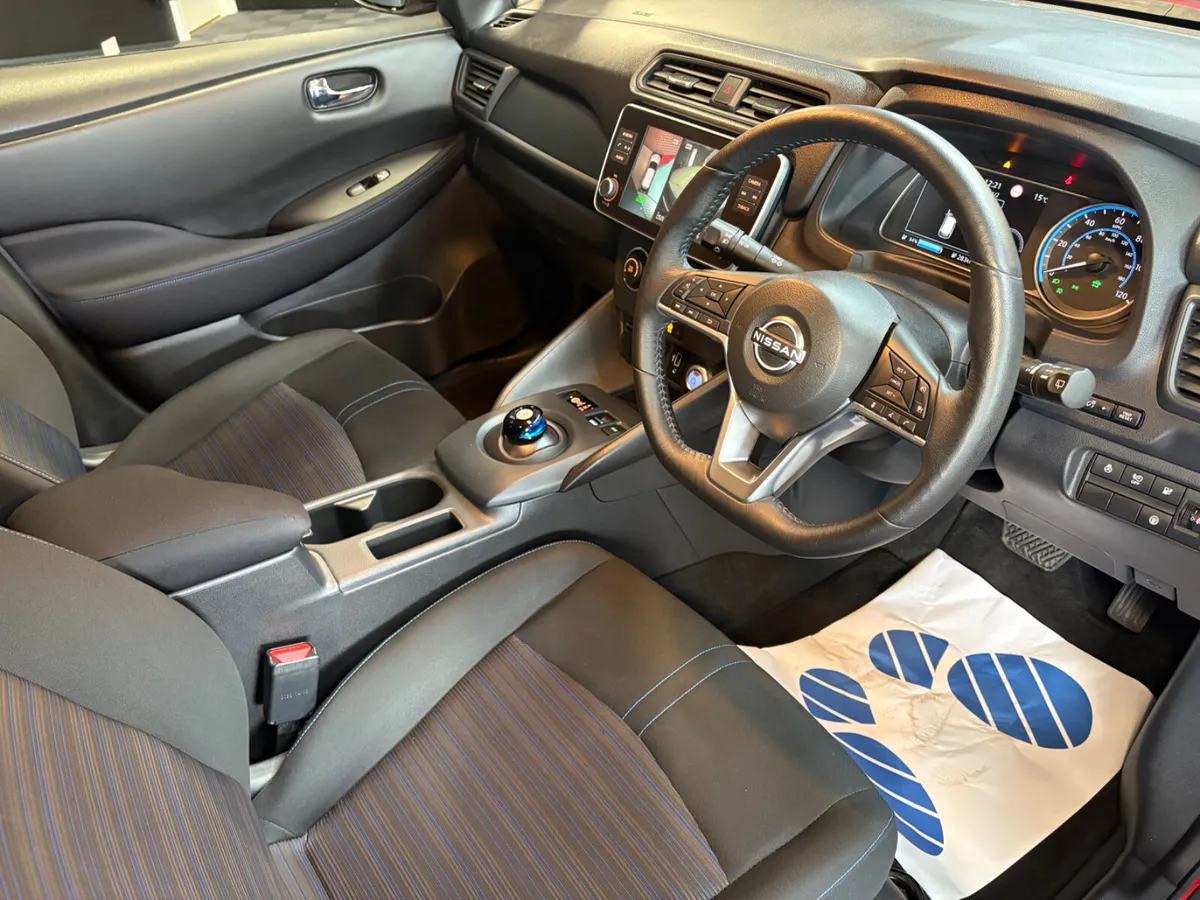 2022 Nissan Leaf SV 40KWh - Image 3