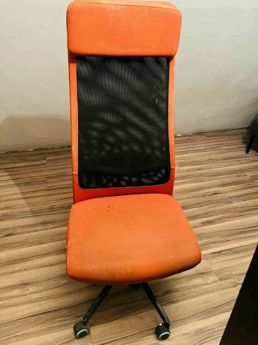 FREE Office  swivel chair - Image 1