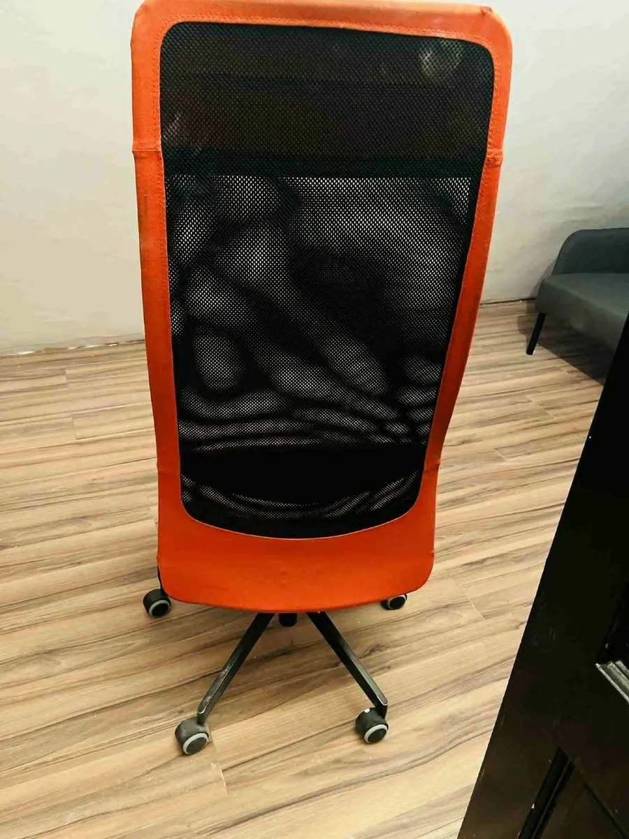 FREE Office  swivel chair - Image 2