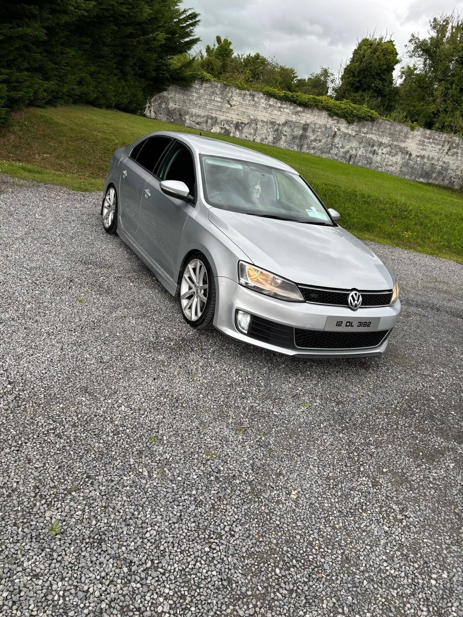 Mk6 Volkswagen Jetta 2.0 6 speed - Image 1