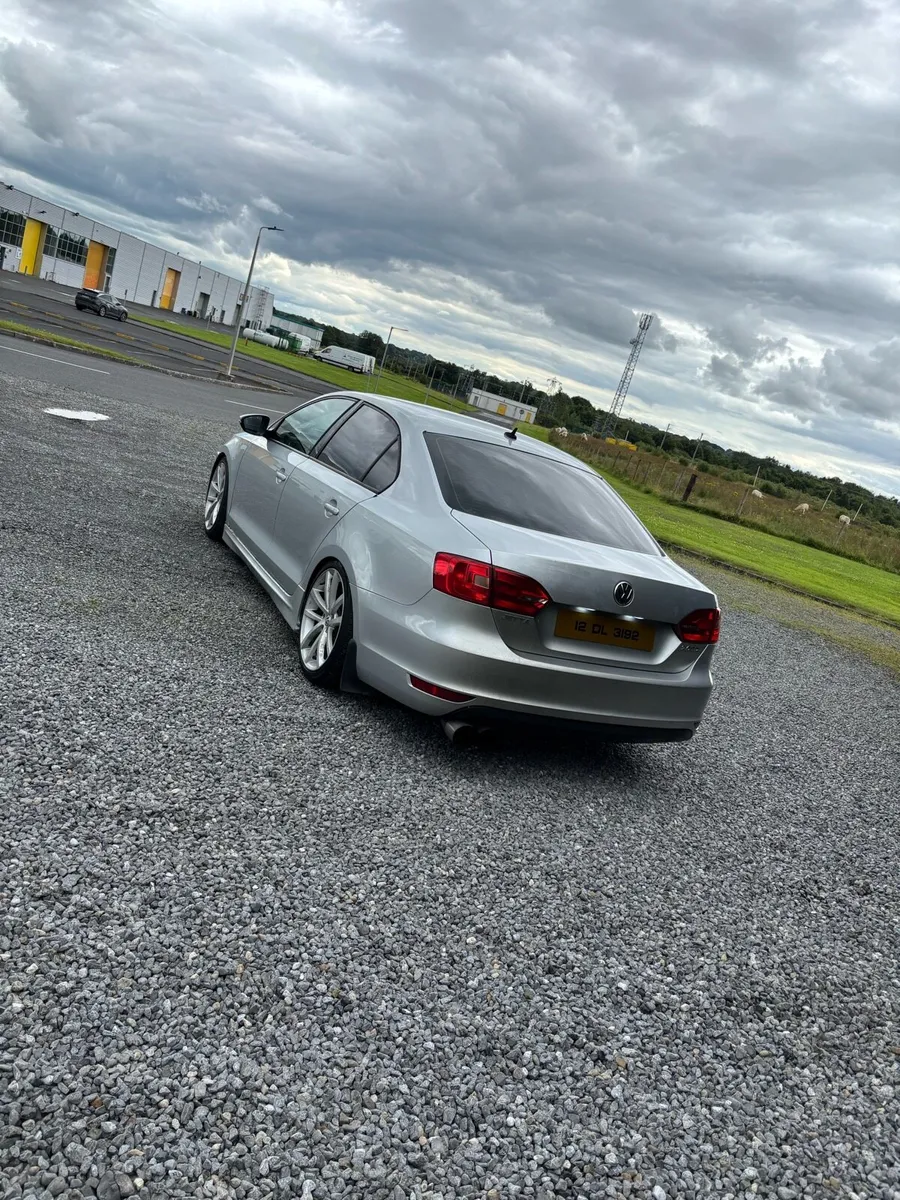 Mk6 Volkswagen Jetta 2.0 6 speed - Image 3
