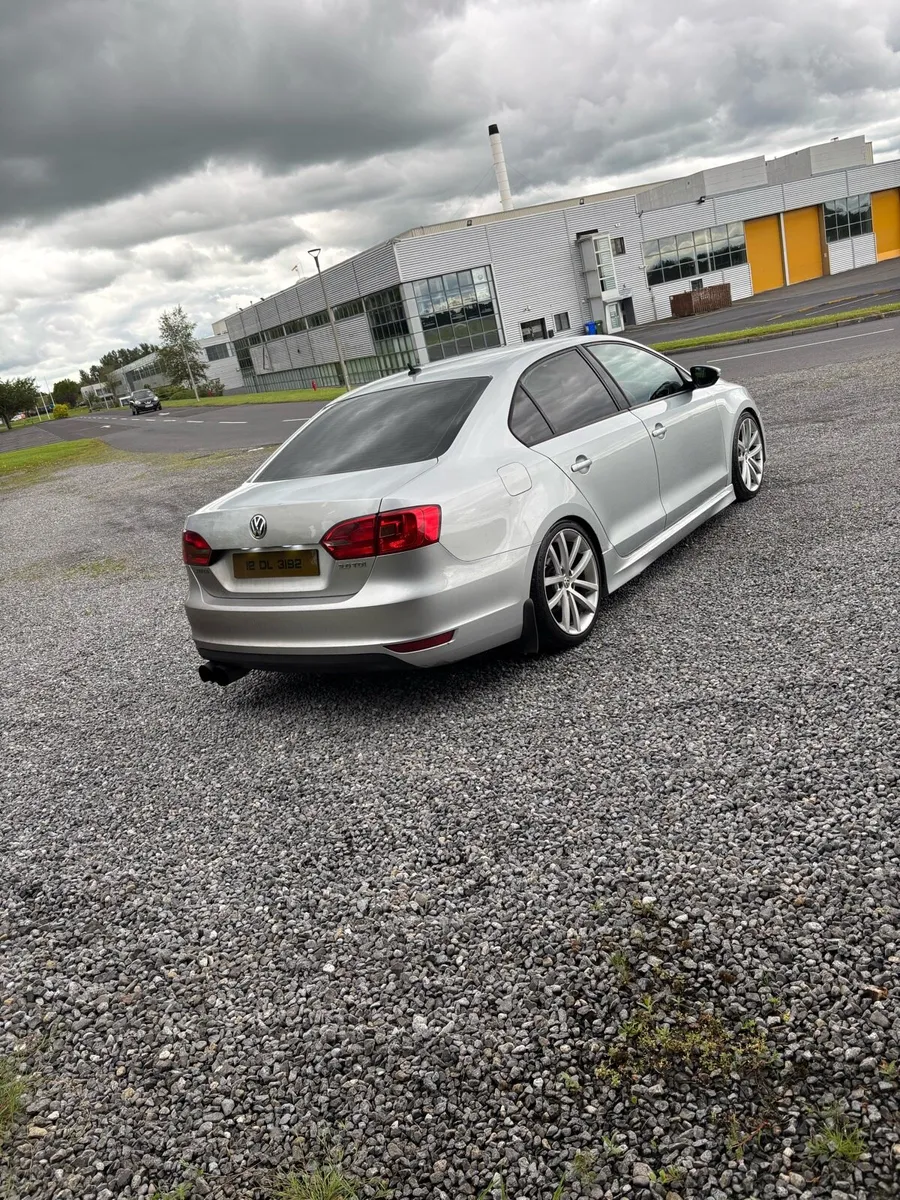 Mk6 Volkswagen Jetta 2.0 6 speed - Image 4