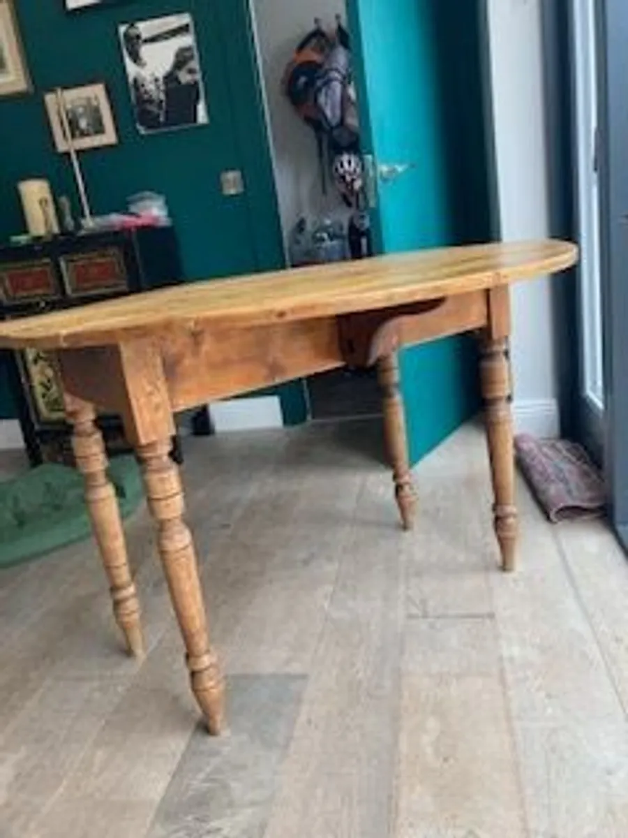 Antique pine round table - Image 2