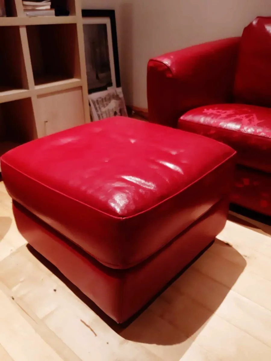 Red 2pce furniture *** free for collection*** - Image 4