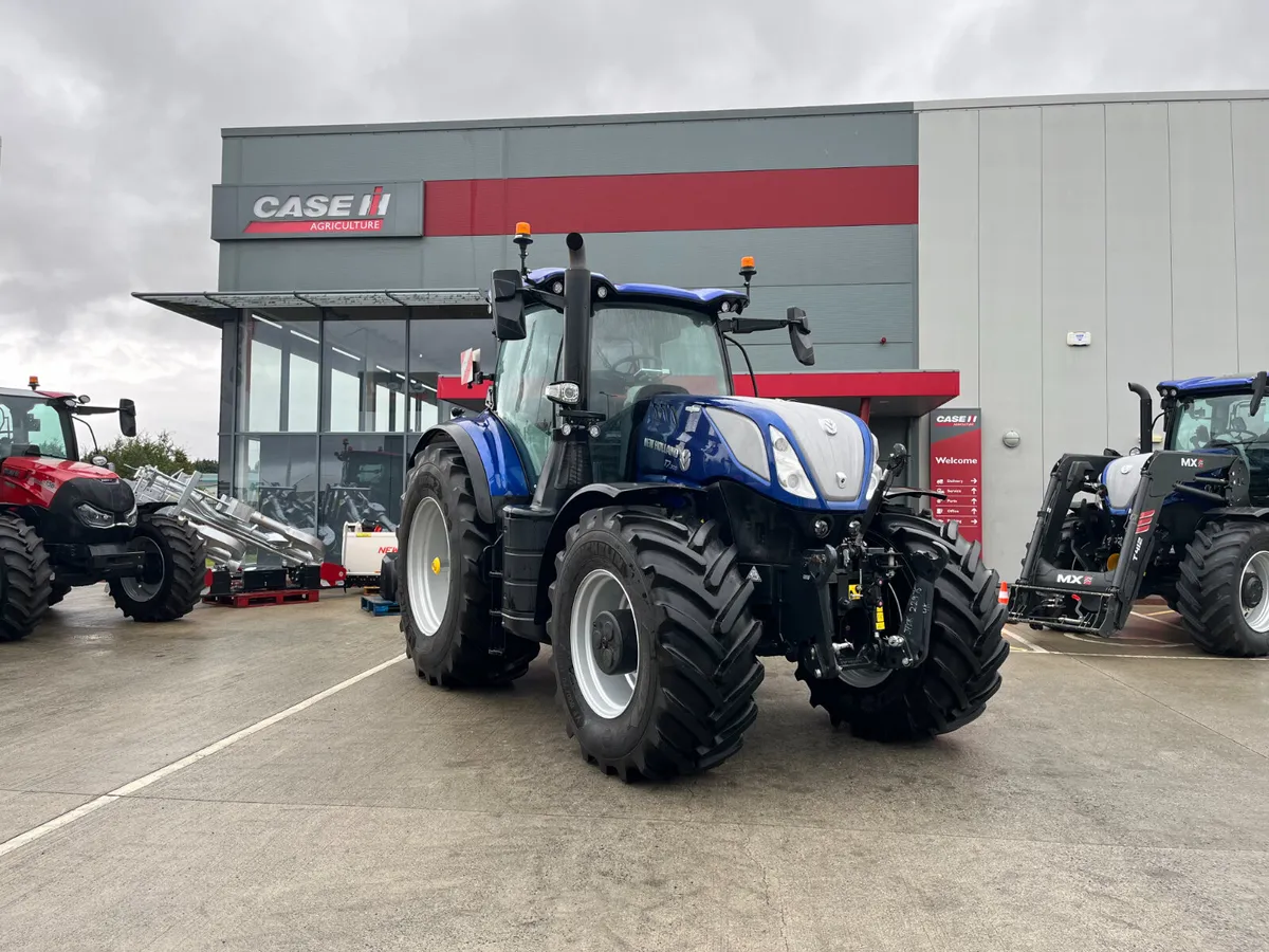 New Holland T7300 Blue Power - Image 1