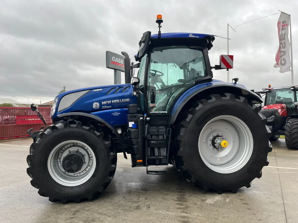 New Holland T7300 Blue Power - Image 4
