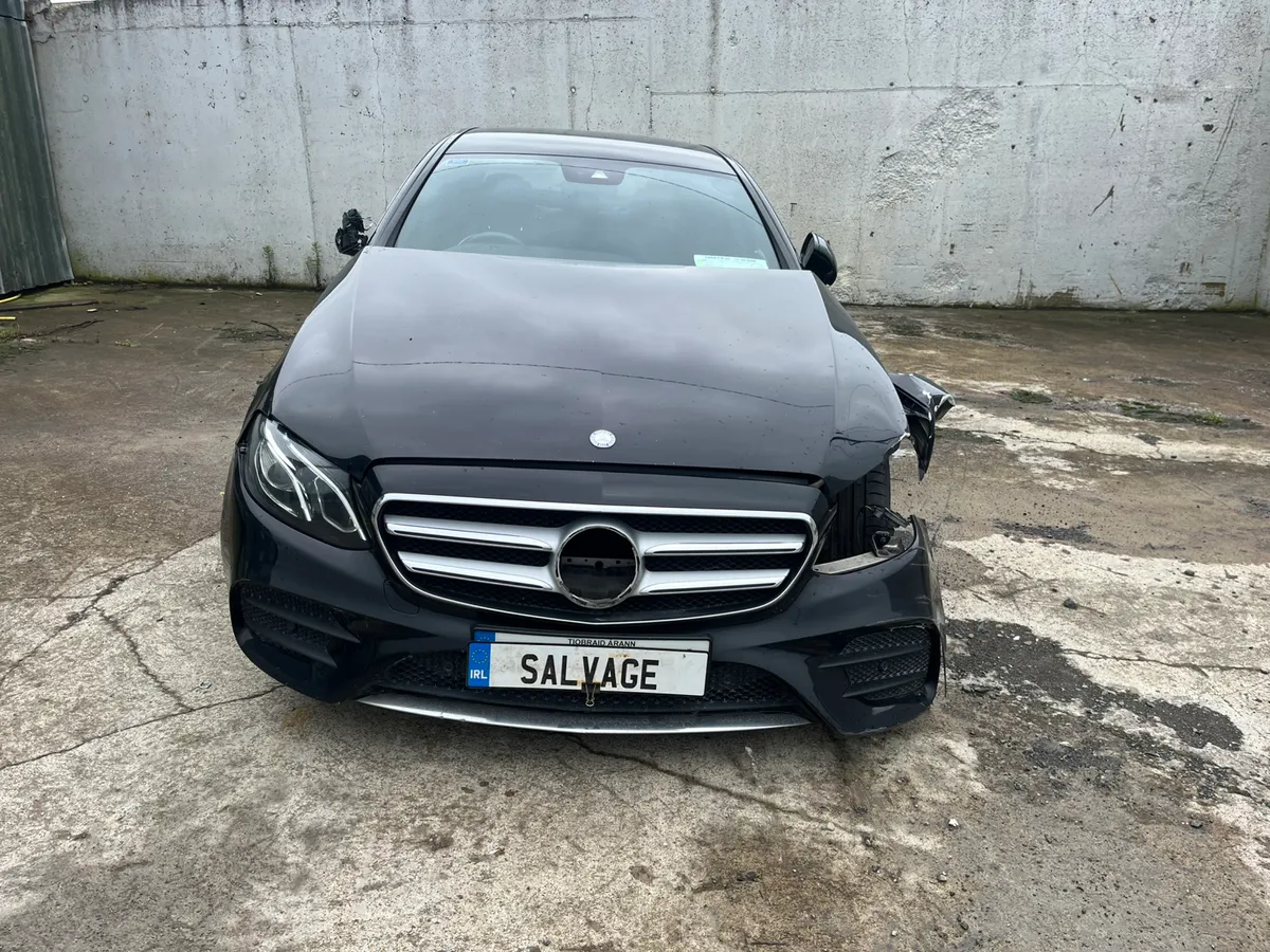 2016, Mercedes E220 AMG-line - Image 2