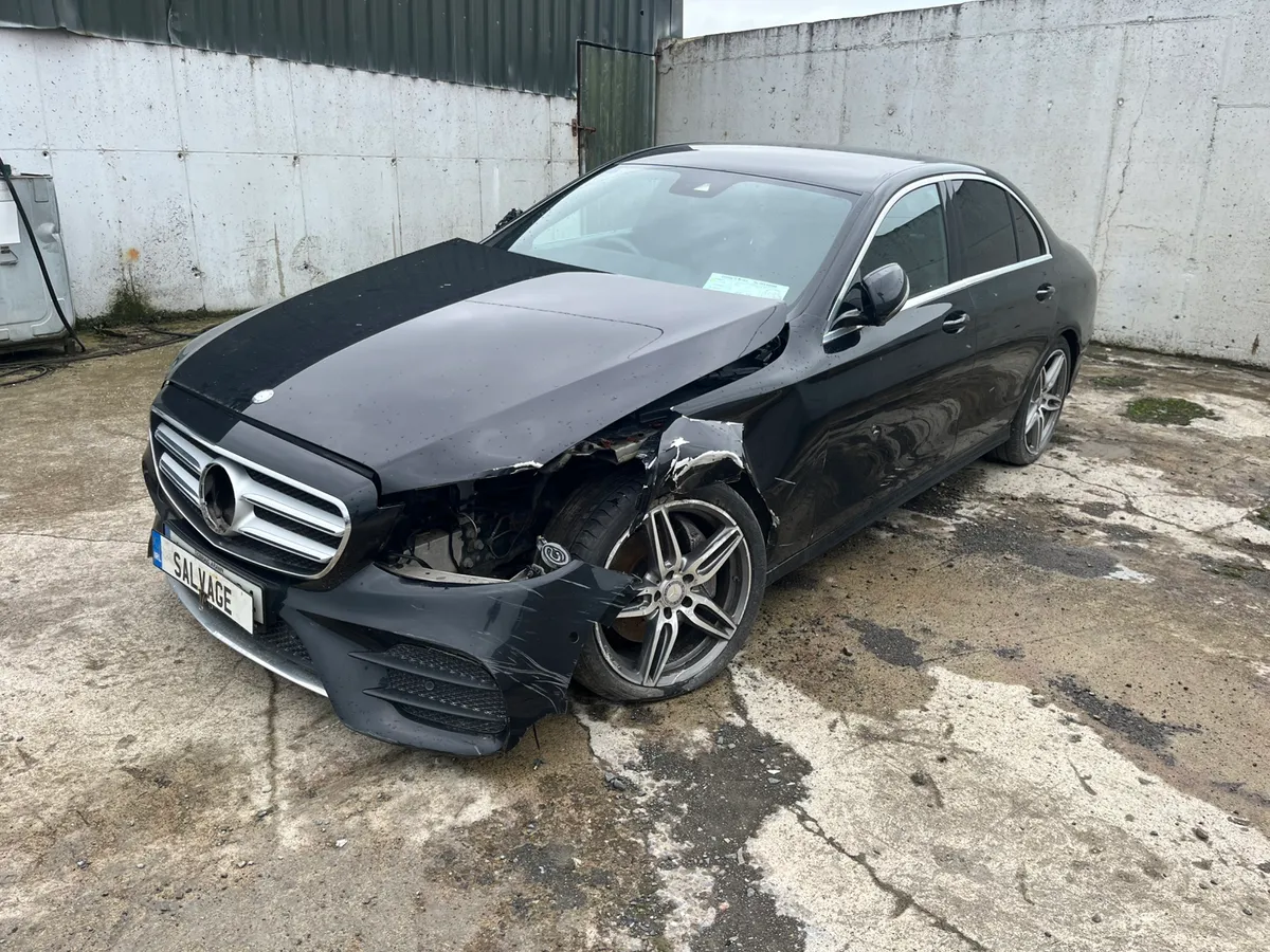 2016, Mercedes E220 AMG-line - Image 3