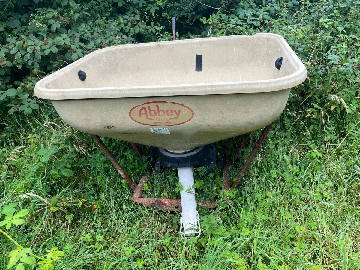 6 bag abbey manure spreader - Image 1