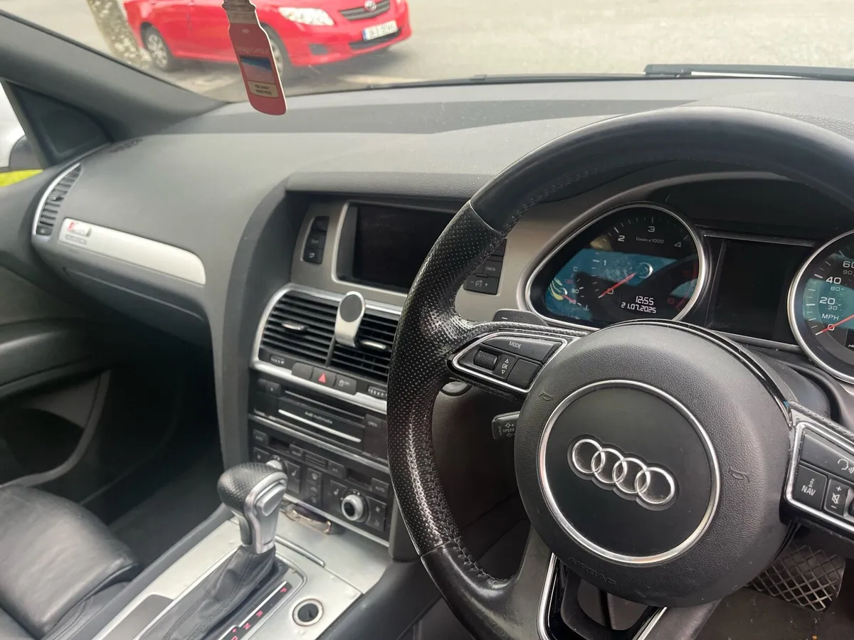 Audi q7 Quattro Sline black edition - Image 3