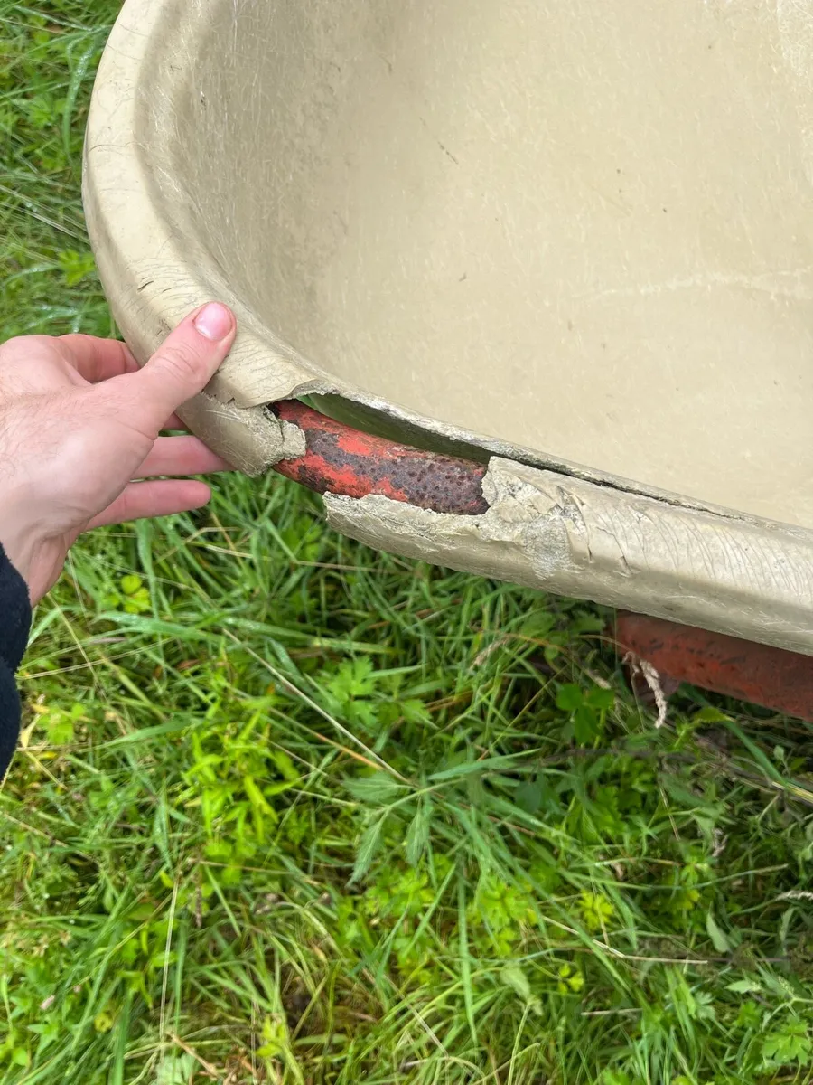6 bag abbey manure spreader - Image 3