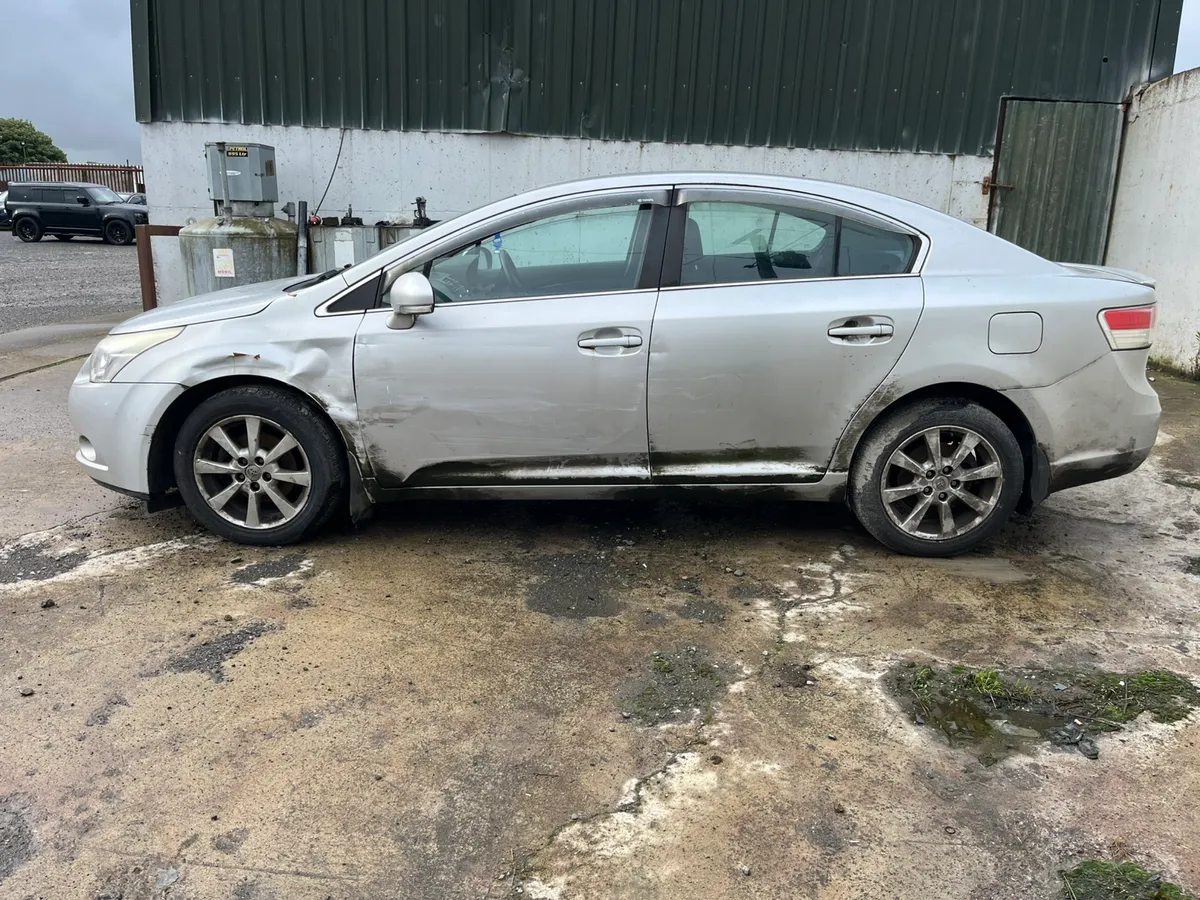 2011, Toyota Avensis - Image 4