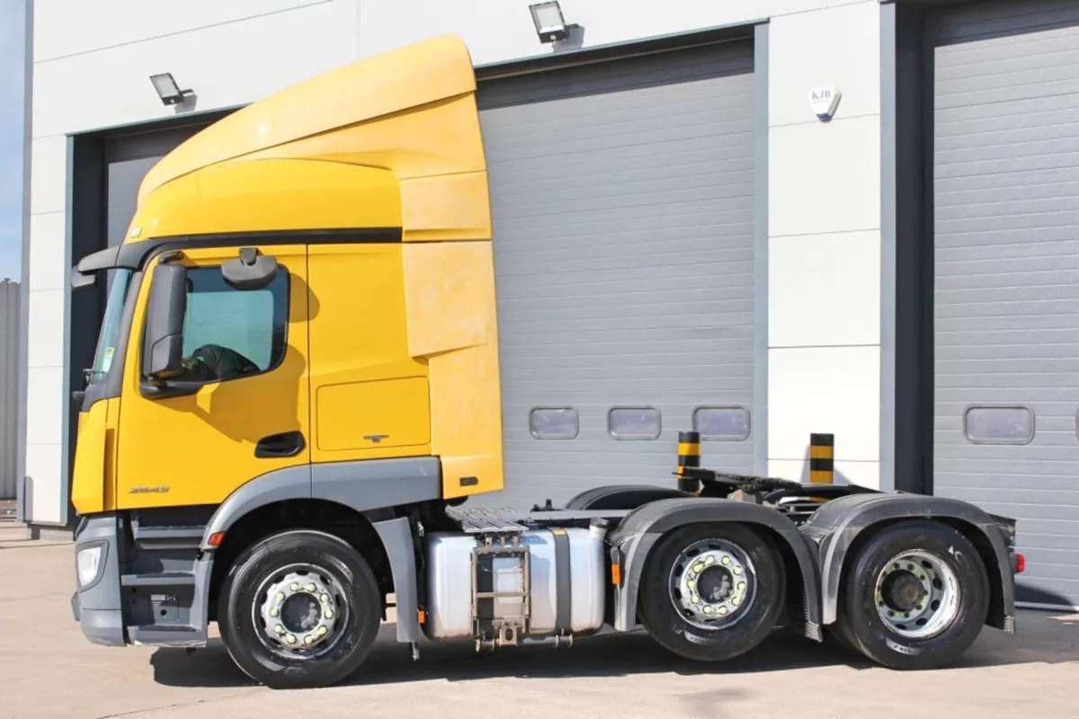 2OI5 MERCEDES- BENZ ACTROS 2543 6X2 TRACTOR UNIT - Image 4